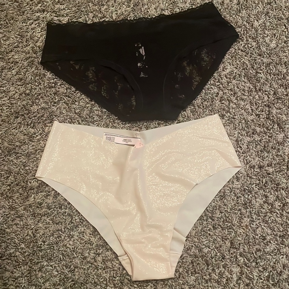 Victoria’s Secret Hip Hugger set